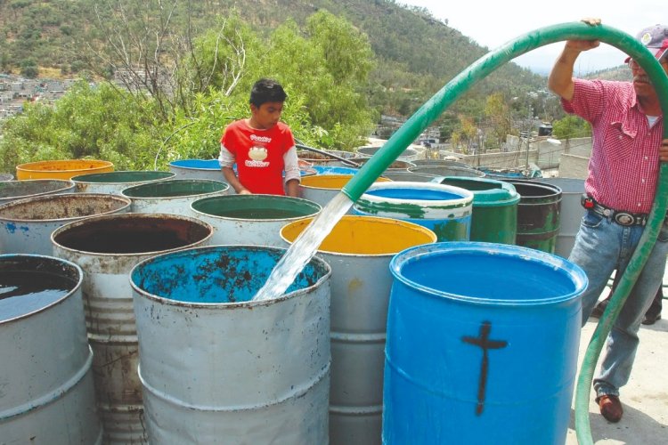 Cártel del agua saques el Lago de Chapala