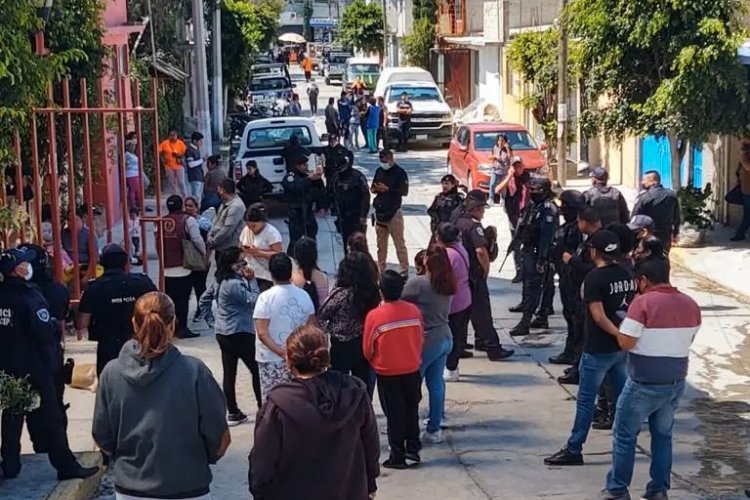 Vecinos de Chimalhuacán manifiestan ser desalojados de un espacio público