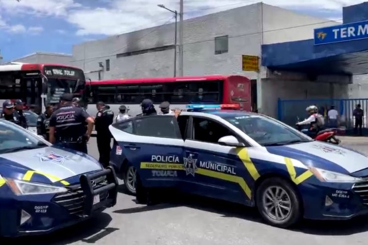 Pierde la vida abuelita al ser atropellada por autobús en la zona Terminal de Toluca