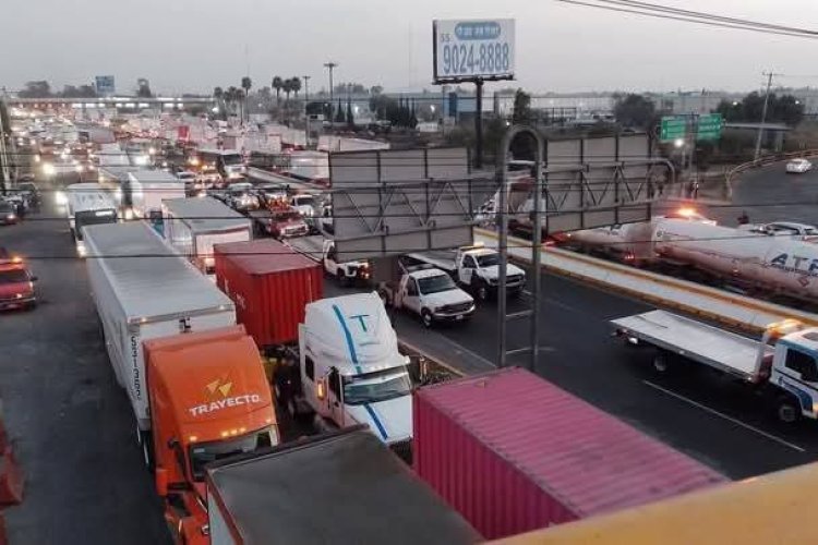 Transportistas inician bloqueos en varias entradas de la CDMX; trabajadores de la salud también harán cierres