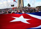 Miles de cubanos desfilan nuevamente por el Día Internacional del Trabajo