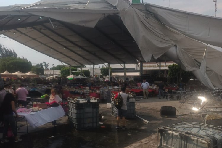 Continúan tres personas hospitalizadas por colapso de carpa en Nezahualcóyotl