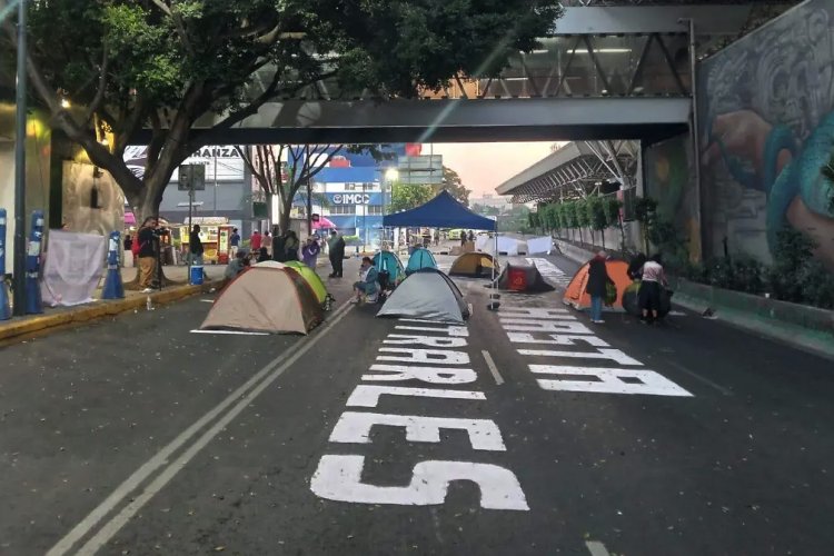 Madres buscadoras mantienen bloqueo en la CDMX; exigen atención de la CNB