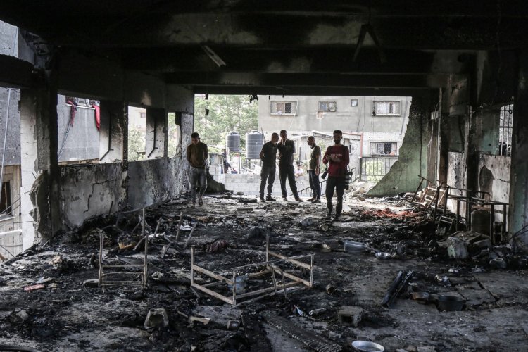 Ataque aéreo israelí deja 33 muertos en escuela convertida en refugio en Gaza