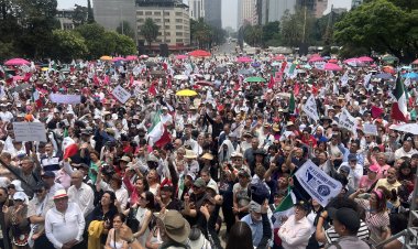 Bajo el lema de “Domingo Negro” realizan megamarcha contra elección judicial en la CDMX