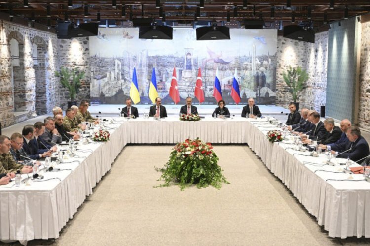 Delegación rusa acudió a Estambul para negociaciones con Ucrania