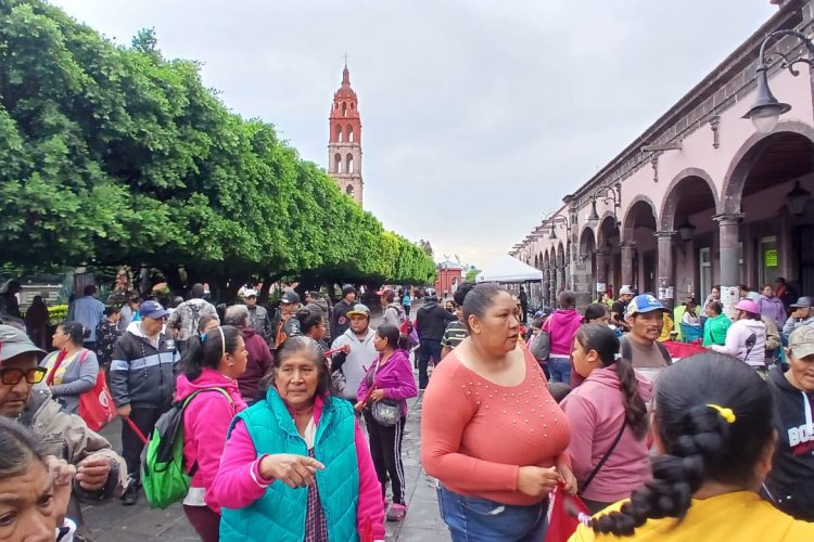 Alcalde de Valle de Santiago, Guanajuato, amenaza con desalojar plantón antorchista