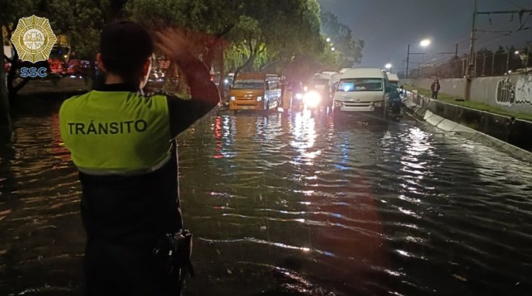 Lluvias afectan oriente del Edomex y CDMX; no hay servicio en Línea A del Metro