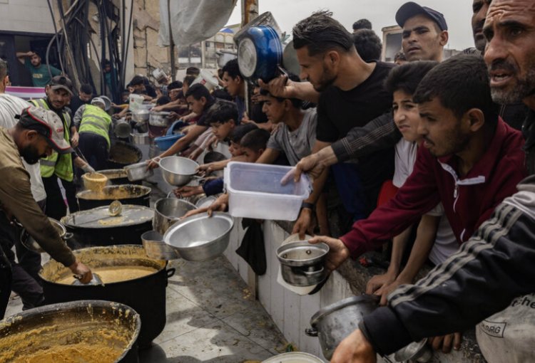 ONU confirma muerte de 410 palestinos que intentaban conseguir alimentos