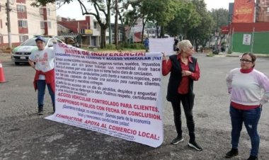 Comerciantes de la zona de Araucarias en Veracruz sufren pérdidas económicas por cierre de calle