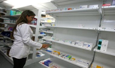 Solicitarán comparecencia de titulares de Salud e IMSS por desabasto de medicamentos