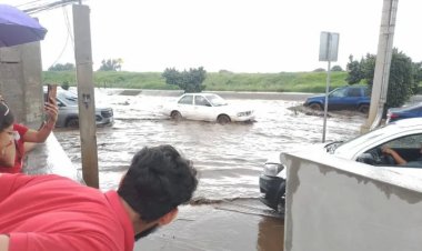 Lluvias desbordan río en Chalco y afectan nuevamente comunidades con inundaciones
