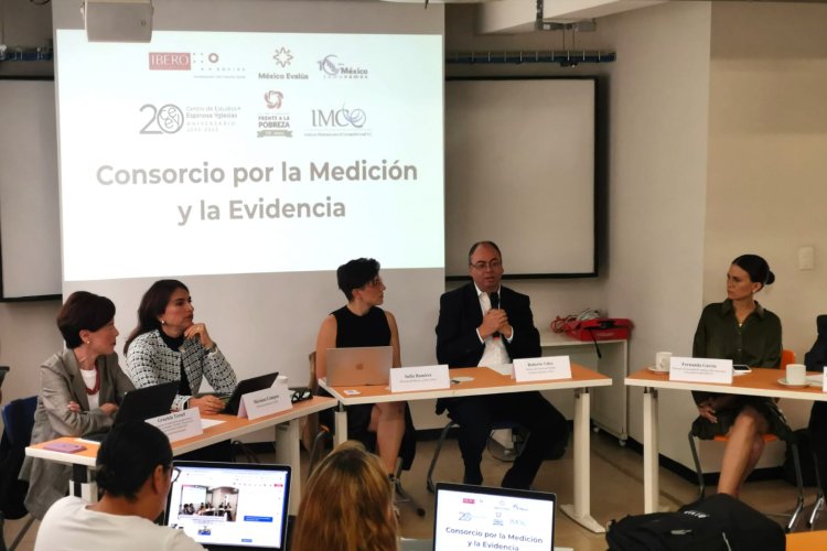 Consorcio académico desafía la opacidad en la medición de la pobreza en México