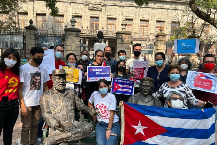 Movimientos populares rechazan retiro de estatuas de Fidel y el “Che” en CDMX