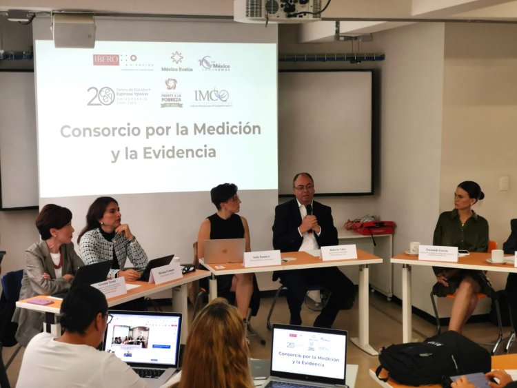 Consorcio académico desafía la opacidad en la medición de la pobreza en México