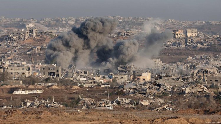 Ataque israelí contra única iglesia católica de Gaza mata a tres palestinos y hiere a nueve