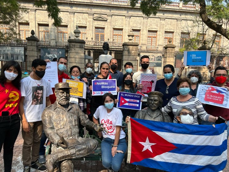 Movimientos populares rechazan retiro de estatuas de Fidel y el “Che” en CDMX