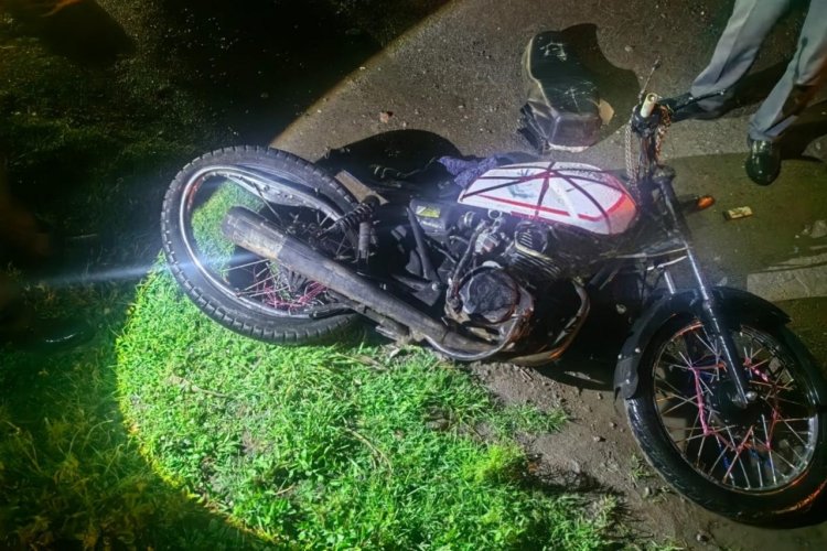 Motociclista pierde la vida tras ser atropellado en la carretera Toluca-Zitácuaro