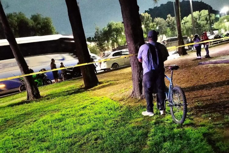 Por mal estado de calzada Ignacio Zaragoza muere biker tras chocar con un árbol en CDMX
