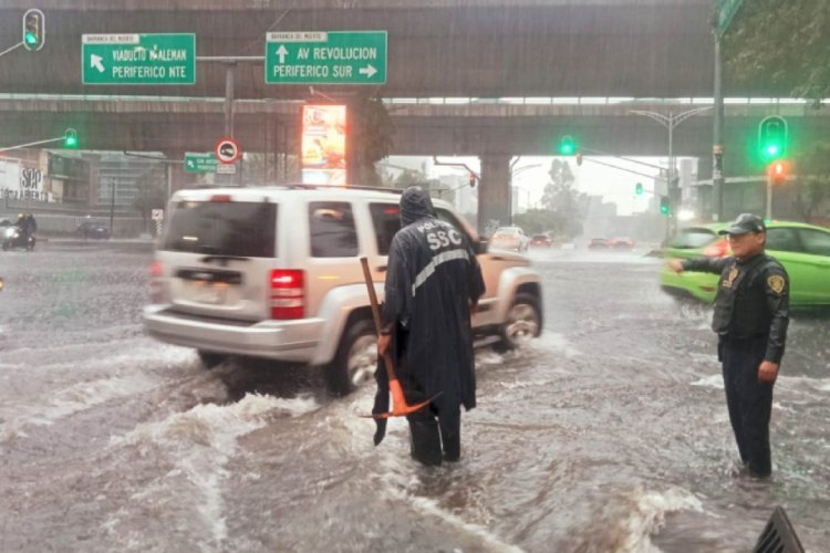 Fuertes lluvias colapsan la CDMX; centro y oriente zonas más afectadas
