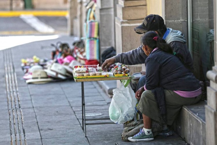 Aumentó pobreza por ingresos, según INEGI
