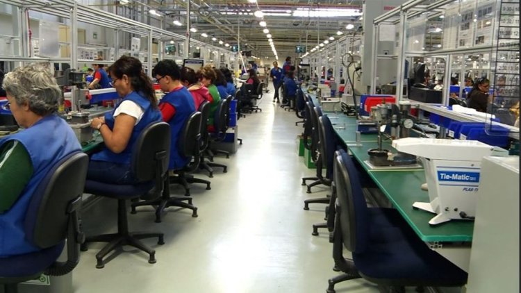 Poco más del 40 por ciento de las mujeres en edad para trabajar en México sobrevive en la informalidad