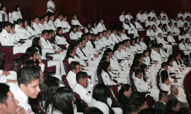 Piden garantizar sueldos a profesores, uniformados y doctores en el PEF 2026