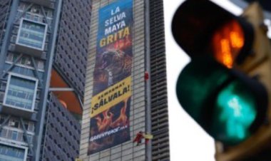 Activistas protestan en la Estela de Luz contra devastación de la Selva Maya