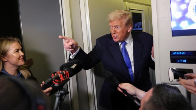 Trump amenaza a medios de comunicación que lo critican con quitarles licencias