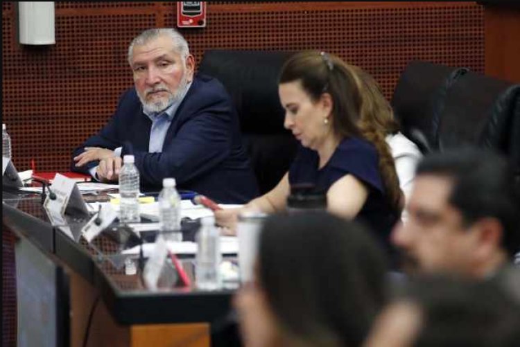 Interponen solicitud de juicio político contra Adán Augusto