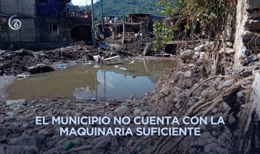 A dos semanas de la tragedia, Huehuetla continúa entre el lodo