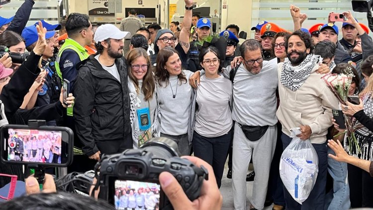 Regresan a México activistas detenidos en Israel que formaban parte de flotilla que llevaba ayuda humanitaria a Gaza