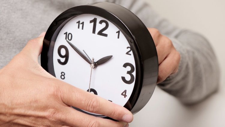Se atrasará el reloj una hora por cambio de horario en varios municipios de México