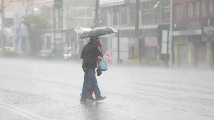 Presentan iniciativa para implementar home office en temporada de lluvias en CDMX
