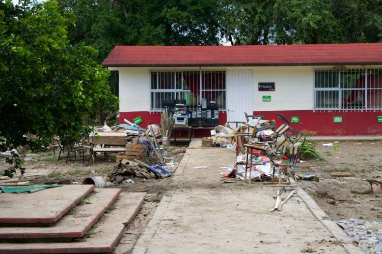 Desbordamiento del río Pantepec en Puebla destruye instalaciones escolares