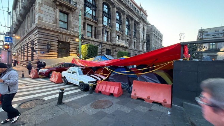 Muere integrante de la CNTE en campamento instalado cerca del Zócalo capitalino