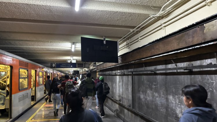 Obras en el Metro por el Mundial complica traslados de personas con movilidad reducida