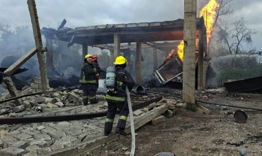 Evacúan a más de 2 mil personas por explosión de pipas de gas en Puebla