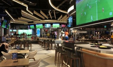 Multarán a negocios que transmitan los partidos del Mundial sin permiso especial