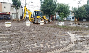 Fuertes lluvias ocasionan desbordamiento de río e inundaciones en Chalco e Ixtapaluca