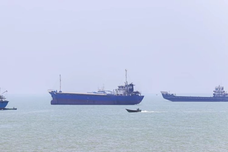 Irán anuncia cierre del Estrecho de Ormuz en respuesta a ataques en Líbano
