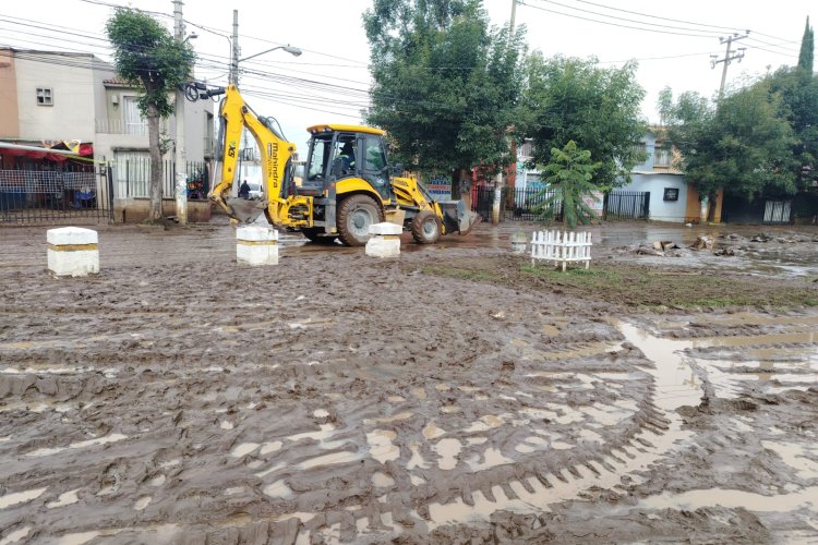 Fuertes lluvias ocasionan desbordamiento de río e inundaciones en Chalco e Ixtapaluca