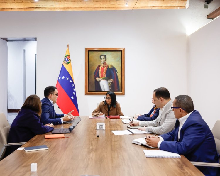 Venezuela prevé firmar esta semana contratos "importantes" para producción de petróleo