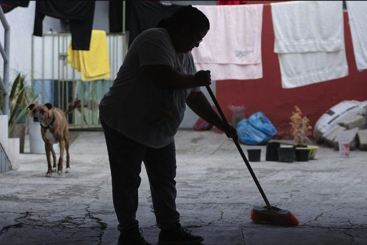 Sólo 1% de las trabajadoras del hogar en Puebla tiene IMSS pese a reforma vigente desde 2022